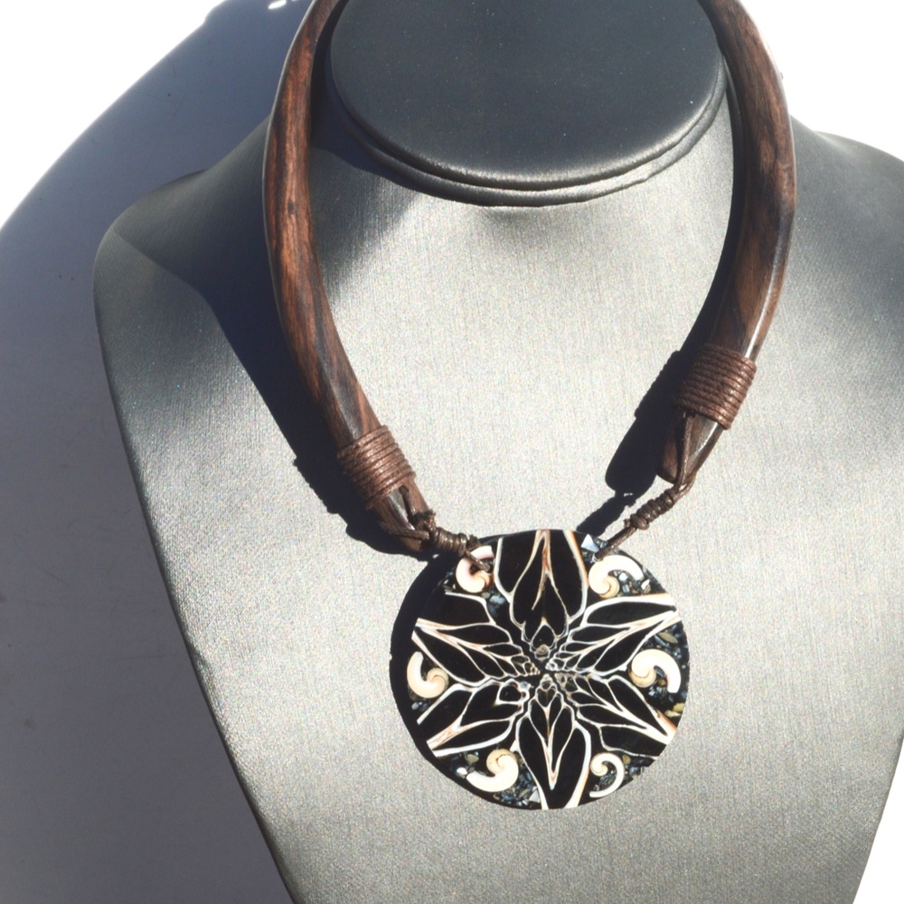 Wood Bohemian Pendant Mandala Gypsy Necklace Boho - Picture 3 of 5